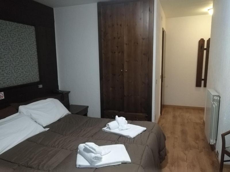 Hotel I Larici บาร์โดเนกเกีย ภายนอก รูปภาพ