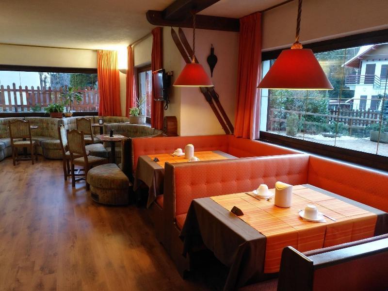 Hotel I Larici บาร์โดเนกเกีย ภายนอก รูปภาพ