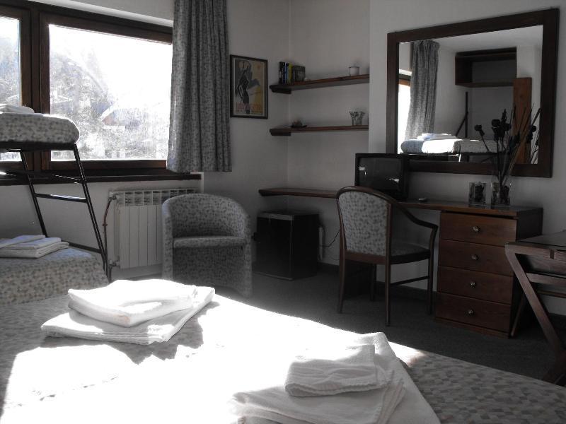 Hotel I Larici บาร์โดเนกเกีย ภายนอก รูปภาพ